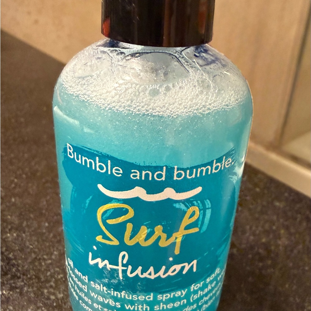 Bumble and bumble Surf Infusion in Blue